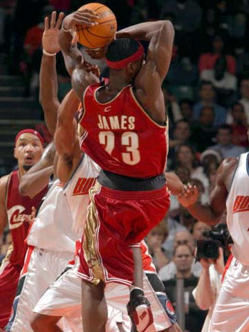 新闻翻译成 新闻翻译成